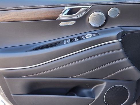Used 2025 Genesis GV80 2.5T Prestige image 17