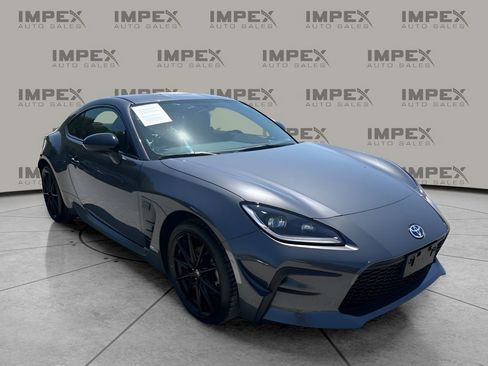 Used 2024 Toyota GR86 Premium RWD image 7
