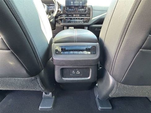 Used 2023 Nissan Pathfinder SL w/ SL Premium Package image 19