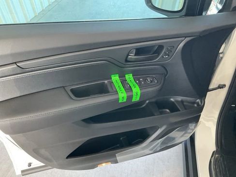 New 2026 Honda Odyssey EX-L image 5