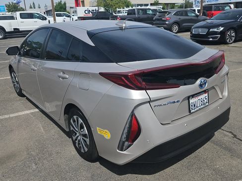 Used 2021 Toyota Prius Prime Limited w/ Carpet Mat Package (TMS) image 6