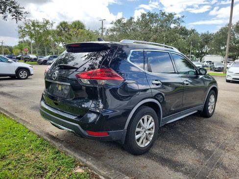Used 2020 Nissan Rogue SV FWD image 4