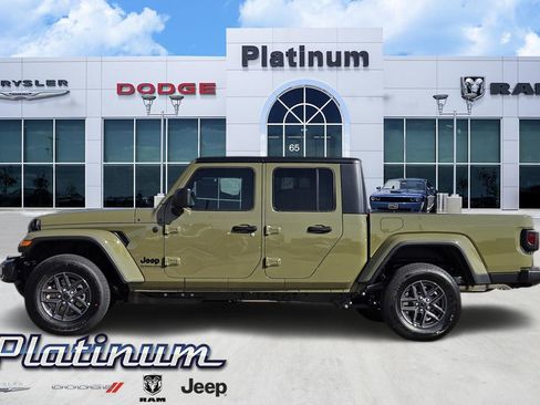 New 2026 Jeep Gladiator Sport image 3