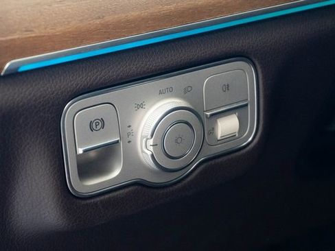 Used 2022 Mercedes-Benz GLE 350 4MATIC w/ Premium Package image 25