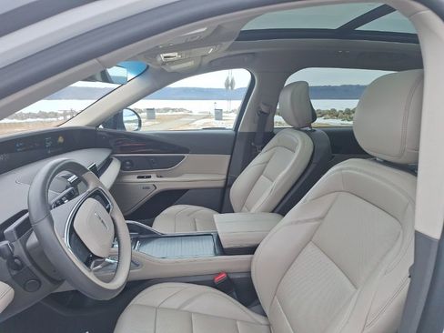 Used 2024 Lincoln Nautilus Premier w/ Equipment Group 102A image 9