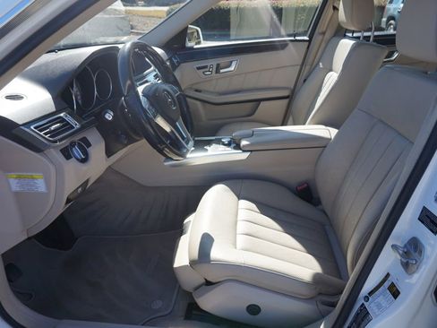 Used 2014 Mercedes-Benz E 550 4MATIC Sedan image 16