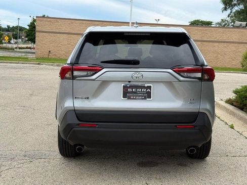 Used 2023 Toyota RAV4 LE AWD/4WD image 4