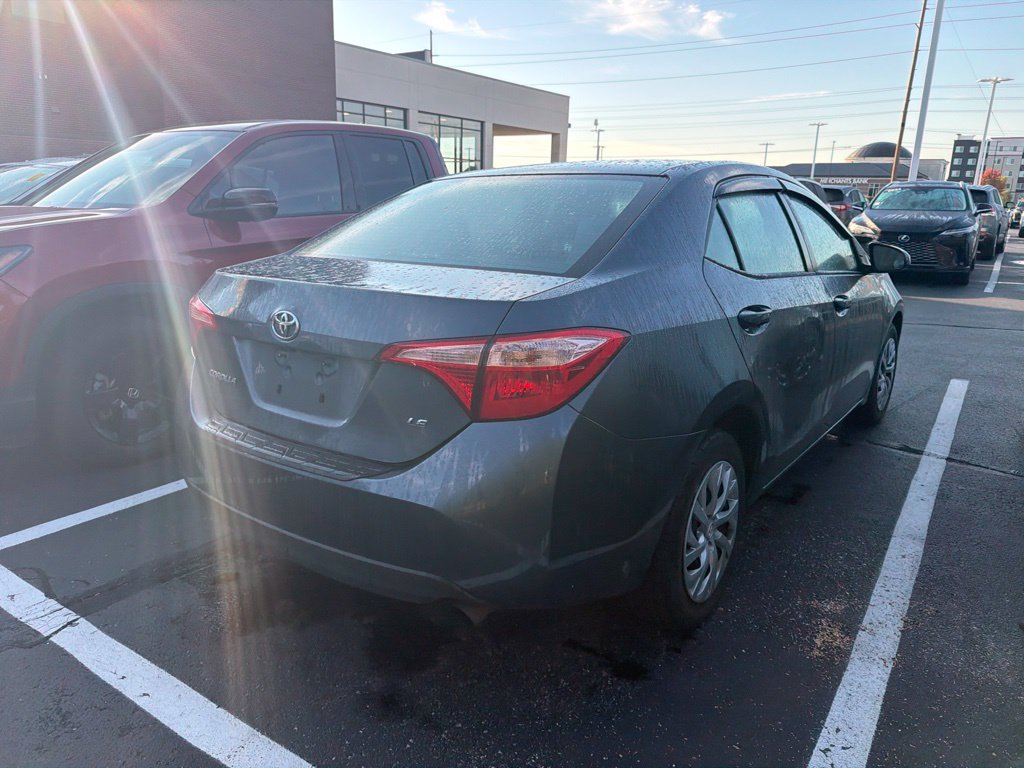Used 2018 Toyota Corolla LE FWD image 3