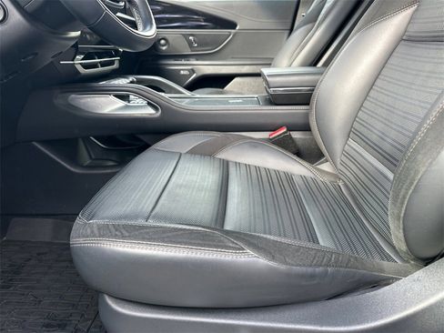 Used 2024 Lincoln Nautilus Reserve w/ Equipment Group 202A image 10