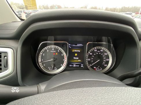 Used 2018 Nissan Titan SV w/ SV Convenience Package image 14