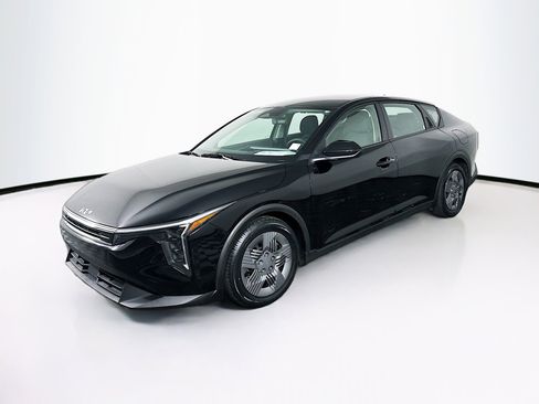 Used 2025 Kia K4 LX image 3