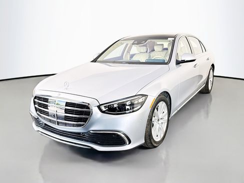 Used 2022 Mercedes-Benz S 500 4MATIC image 4