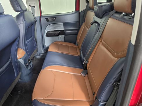 Used 2022 Ford Maverick Lariat w/ Lariat Luxury Package FWD image 29
