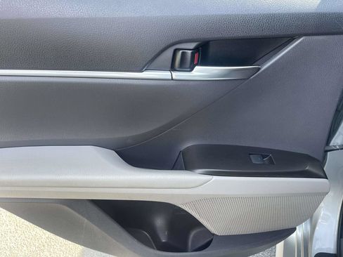 Used 2022 Toyota Camry LE FWD image 14