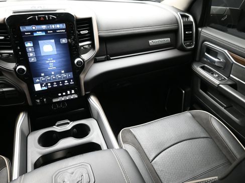 Used 2024 RAM 3500 Laramie w/ Towing Technology Group AWD/4WD image 37