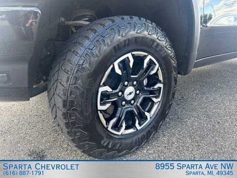 Used 2024 Chevrolet Silverado 1500 ZR2 w/ Technology Package AWD/4WD image 14