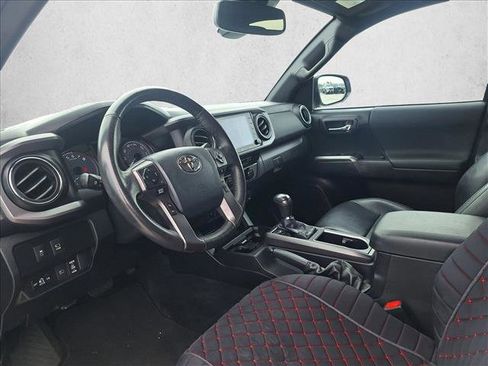 Used 2020 Toyota Tacoma TRD Sport w/ TRD Premium Sport Package image 10