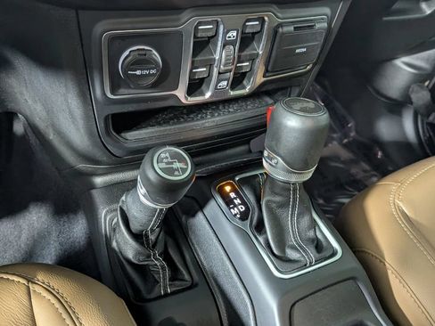Used 2021 Jeep Wrangler Unlimited Sahara AWD/4WD image 22