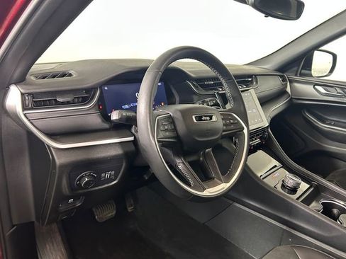 Used 2023 Jeep Grand Cherokee Altitude image 14