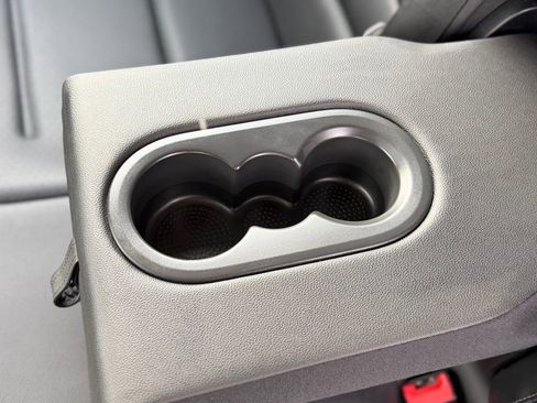 Used 2017 Volkswagen Golf Wolfsburg Edition image 4