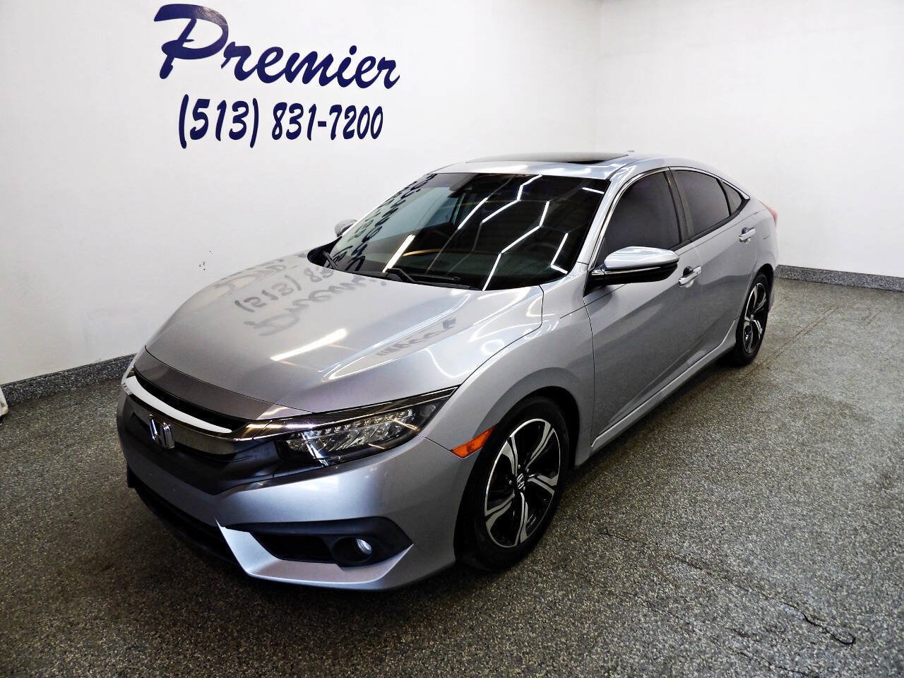 Used 2016 Honda Civic Touring image 1