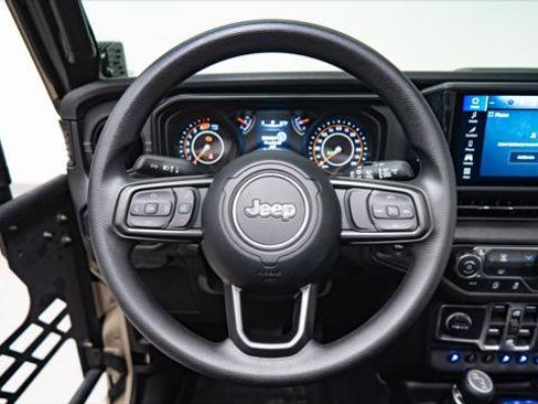 Used 2026 Jeep Wrangler Unlimited Sport AWD/4WD image 29