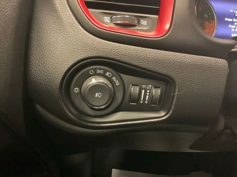 Used 2017 Jeep Renegade Trailhawk w/ Cold Weather Group II image 16