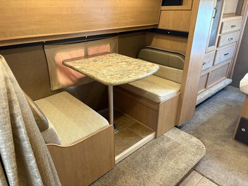 Used 2018 Ford E-450 and Econoline 450 Super Duty w/ Motorhome Prep Package image 68