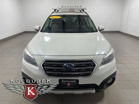 Used 2017 Subaru Outback 3.6R Touring w/ Popular Package #5A AWD/4WD image 2