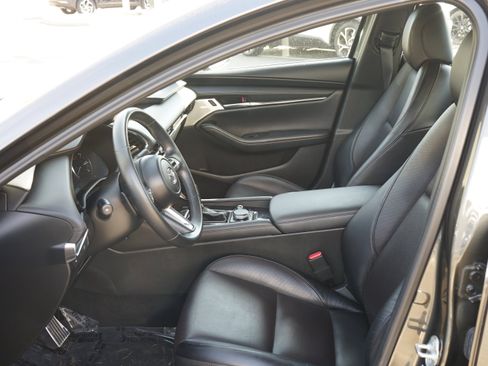 Used 2020 MAZDA MAZDA3 AWD Sedan w/ Premium Package image 17