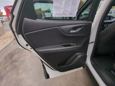 Used 2022 Chevrolet Blazer LT image 13