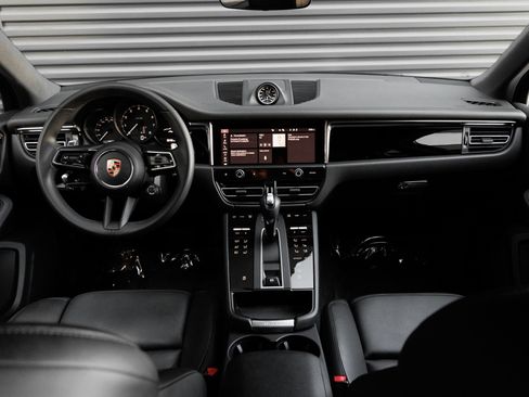 Certified 2026 Porsche Macan AWD/4WD image 15
