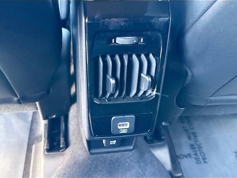 Used 2023 Jeep Compass Latitude AWD/4WD image 19