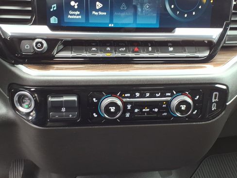 Used 2025 Chevrolet Silverado 1500 LT image 20