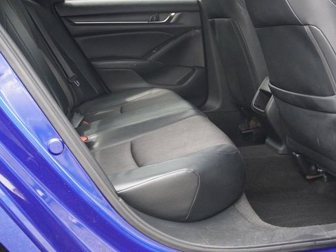 Used 2018 Honda Accord Sport image 23