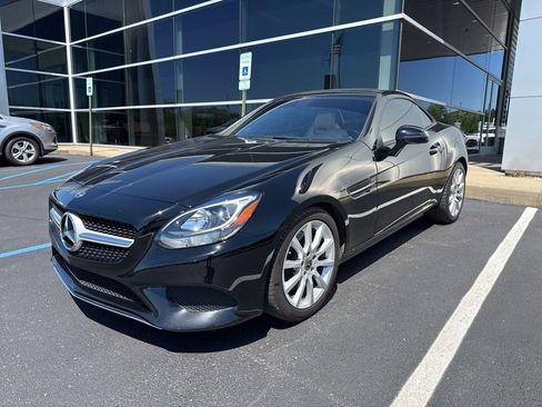Used 2019 Mercedes-Benz SLC 300 image 2