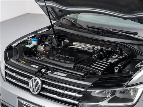 Used 2019 Volkswagen Tiguan S image 11
