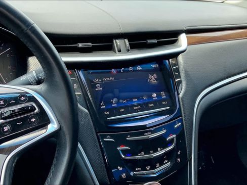 Used 2013 Cadillac XTS Luxury FWD image 7