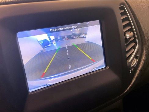Used 2019 Jeep Compass Latitude image 19