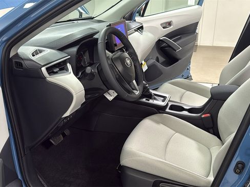 New 2026 Toyota Corolla Cross LE image 12