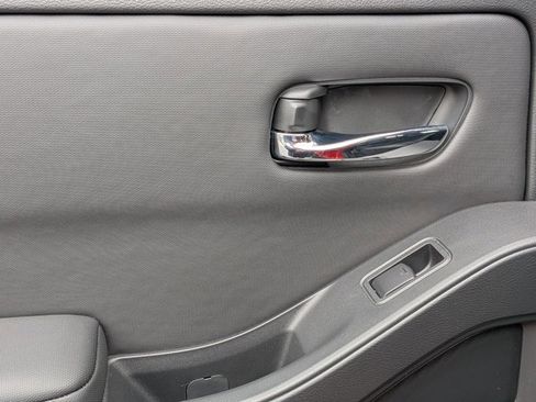 Certified 2024 Nissan Frontier SL w/ Technology Package image 27