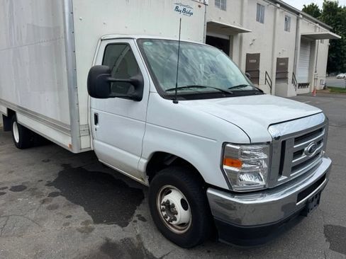 Used 2024 Ford E-350 and Econoline 350 Super Duty w/ Power Windows & Locks Group RWD image 2