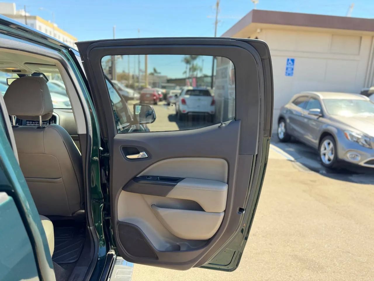 Used 2016 GMC Canyon SLT w/ LPO, Gearon Bar Package RWD image 30