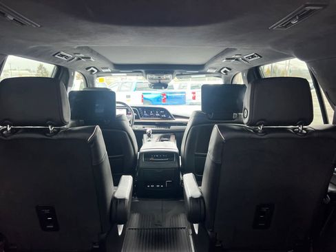 Used 2024 Cadillac Escalade Sport Platinum w/ LPO, ONYX Package image 41