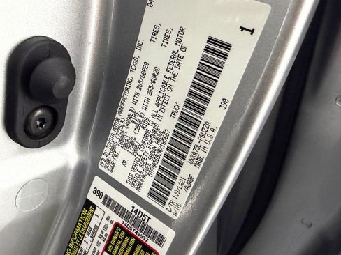 Used 2024 Toyota Tundra Platinum AWD/4WD image 33