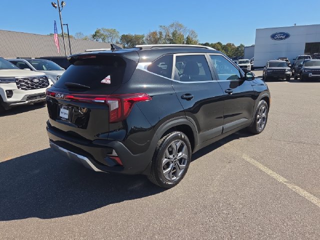Used 2024 Kia Seltos S FWD image 3
