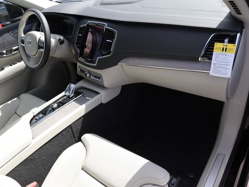 Certified 2024 Volvo XC90 B6 Ultimate image 14