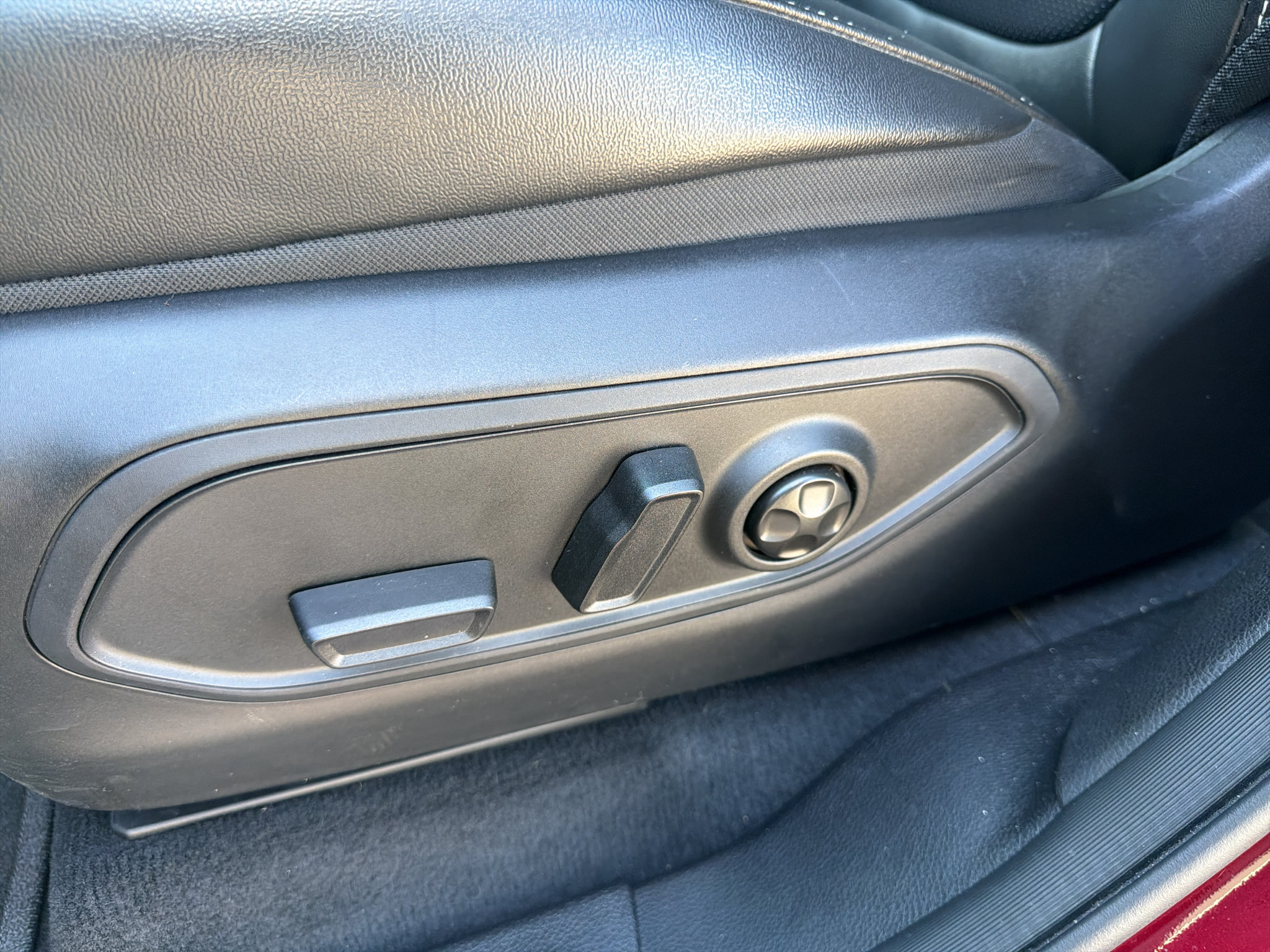 Used 2025 Jeep Grand Cherokee L Limited w/ Luxury Tech Group II AWD/4WD image 6