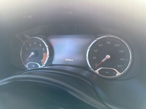 Used 2018 Jeep Renegade Altitude w/ UConnect 8.4 Nav Group image 19