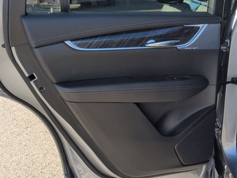 Certified 2025 Cadillac XT6 Premium Luxury image 23